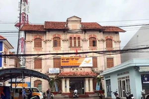 Cách hết chức vụ trong đảng đối với GĐ Bưu Điện Kiên Giang 