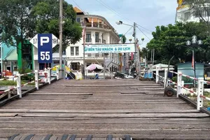 Sở GTVT lúng túng trong xử lý bến tàu Cần Thơ
