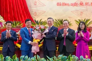 Video: Ông Nguyễn Tiến Hải tái đắc cử Bí thư Tỉnh ủy Cà Mau