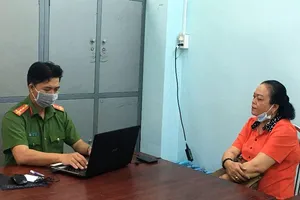 Bà Trần Thị Tuyến tại cơ quan Công an. Ảnh: Công an Sóc Trăng