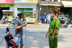 Cần Thơ: Phạt 18 người không đeo khẩu trang nơi công cộng