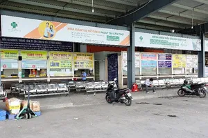 Bến xe Cần Thơ vắng vẻ sau lệnh tạm dừng đi, đến 39 địa phương
