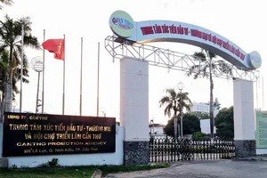 Kỷ luật khiển trách Giám đốc Sở VH-TT&DL TP Cần Thơ