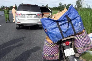 Thủ đoạn mới buôn lậu thuốc lá trên Lộ Tẻ - Rạch Sỏi