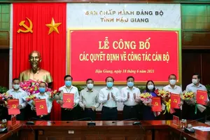 Hậu Giang điều động, bổ nhiệm hàng loạt cán bộ 