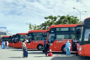 Hướng dẫn người dân tỉnh Hậu Giang đang ở TP.HCM đăng ký về quê