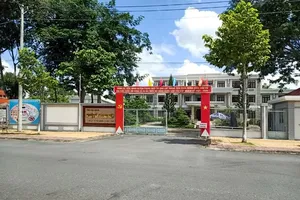 Hậu Giang kiểm tra '2 công trình thi công trước, đấu thầu sau'