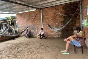 Nhóm người chạy vỏ lãi đến vùng dịch tụ tập, có biểu hiện đá gà ăn tiền