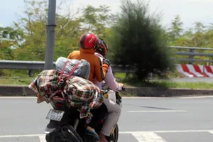 Sóc Trăng, Hậu Giang mở lại các khu cách ly tiếp nhận người tự phát về quê 