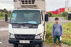 Hậu Giang lại phát hiện xe tải luồng xanh chở người từ vùng dịch về