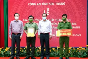 Sóc Trăng thưởng nóng Ban chuyên án phá đường dây đánh bạc ngàn tỉ