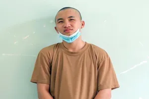 Giả vờ mua hàng để cướp tài sản người hàng xóm