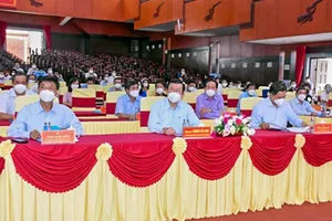 Nguyên Chủ tịch nước dự lễ phát động hỗ trợ xây nhà cho bà con nghèo Sóc Trăng