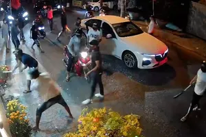 Bắt tạm giam nhóm thanh toán nhau vào đêm Mùng 2 Tết bằng súng