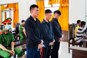 ‘Nộ khí xung thiên’ trước tiếng nẹt pô xe và cái kết ‘chát thật chát’