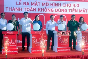 Hậu Giang ra mắt chợ 4.0 thanh toán không dùng tiền mặt