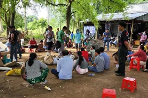 Phát hiện 40 người đang say sưa sát phạt giữa vườn xoài