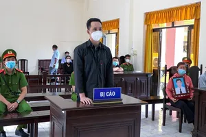 Lãnh 6 năm tù vì sử dụng giấy phép lái xe giả gây tai nạn chết người 