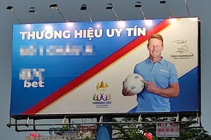 Làm rõ thông tin về bảng quảng cáo trang web cá độ trên đường phố Cần Thơ