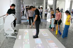 Người dân Hậu Giang hào hứng tham gia Tuần lễ NASA Việt Nam