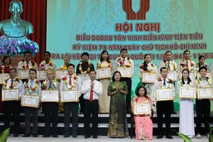 Hậu Giang tôn vinh gương 133 điển hình tiên tiến