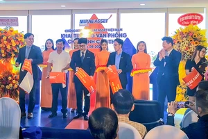 Chứng khoán Mirae Asset Việt Nam khai trương văn phòng mới