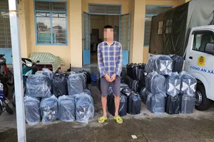 Bị bắt vì chở thuê hơn 25.000 gói thuốc lá lậu 
