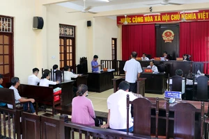 Đang xử sơ thẩm lần 2 vụ doanh nghiệp Chín Thảo sản xuất, buôn bán gas giả