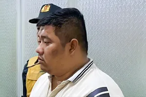 Lừa lấy giấy chứng nhận quyền sử dụng đất của người dân rồi thế chấp ngân hàng