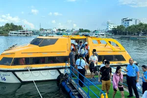 Sáng nay, Phú Quốc đón gần 1.100 khách du lịch quốc tế đường biển