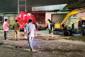 Cháy lớn xảy ra tại 1 công ty gia công vải vụn ở Kiên Giang 