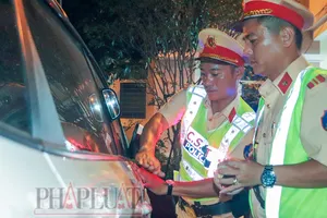 Vi phạm nồng độ cồn kịch khung còn khoe quen lãnh đạo CSGT