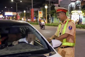 Công an Sóc Trăng xử phạt 402 người vi phạm nồng độ cồn trong 7 ngày tết 