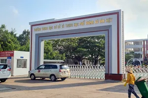 Xử lý kỷ luật với học sinh đánh bạn vì câu nói 'đẹp mà chảnh'