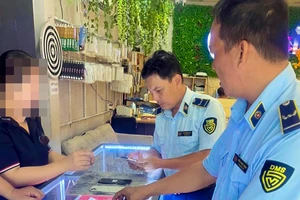 Quản lý thị trường Kiên Giang phạt 3 cơ sở kinh doanh điện thoại 