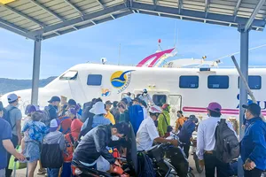 Hơn 700 du khách bị kẹt lại đảo Nam Du do thời tiết xấu