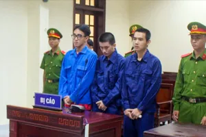 Lên mạng học làm tiền giả bán cho người khác, lãnh 11 năm tù