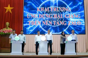 Chủ tịch tỉnh Hậu Giang: Tiếp tục nâng cao tỉ lệ tiếp nhận hồ sơ dịch vụ công trực tuyến 