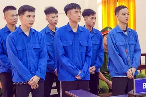 Tuyên án nhóm thanh niên rủ nhau đi giải quyết mâu thuẫn bằng gạch ống