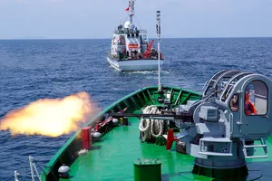 Vùng Cảnh sát biển 4 diễn tập vòng tổng hợp và bắn đạn thật trên biển