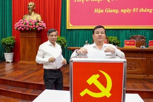 Kiện toàn chức danh Bí thư Tỉnh ủy Hậu Giang từ nguồn nhân sự tại chỗ