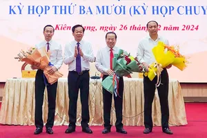 Chủ tịch UBND tỉnh Kiên Giang làm Chủ tịch HĐND tỉnh