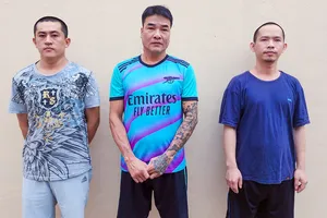 Đánh nhau vì chuyện mời bia, 5 người bị khởi tố