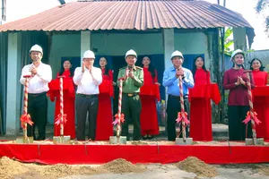 Tỉnh Hậu Giang khởi công chương trình 'Xóa nhà tạm, nhà dột nát'