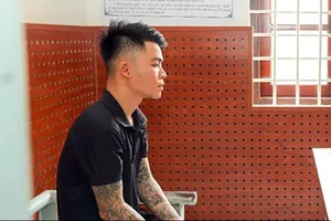 Đòi nợ không được, cướp luôn chiếc nhẫn của 1 phụ nữ bán vé số