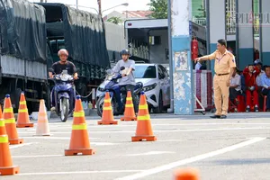 CSGT Công an TP Cần Thơ tổ chức kỳ sát hạch lái xe đầu tiên
