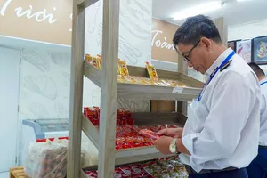 Cần Thơ kiểm tra 2 cửa hàng kinh doanh thực phẩm thuộc Công ty C.P