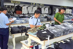 Kiên Giang: Phát hiện nhiều sản phẩm giả nhãn hiệu thời trang nổi tiếng 