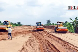 Huy động mọi nguồn lực hoàn thành các dự án giao thông trọng điểm ở miền Tây