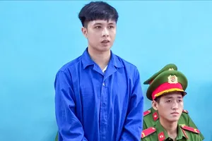 Thiếu nữ bị bạn trai cũ dùng ảnh nóng, ép quan hệ tình dục sau chia tay